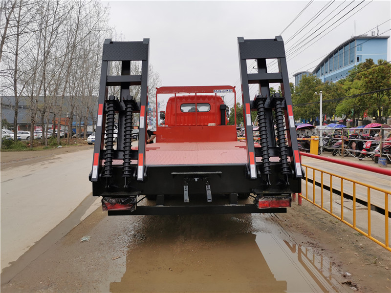 東風福瑞卡單橋平板運輸車