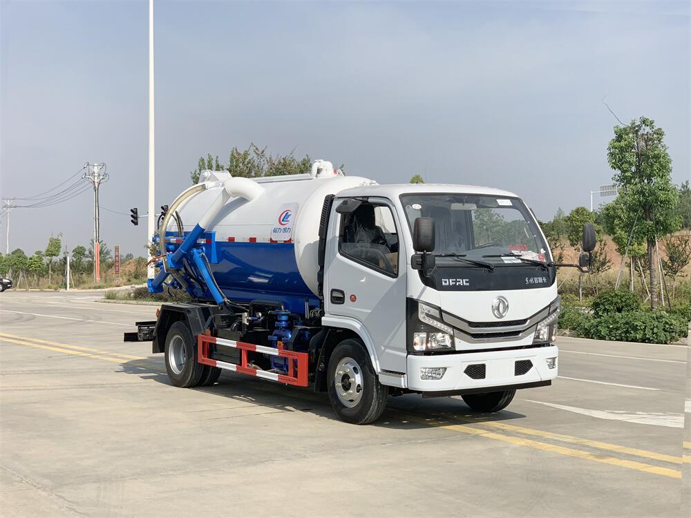 5噸吸污車-程力小型東風(fēng)多利卡5方吸污車廠家價格