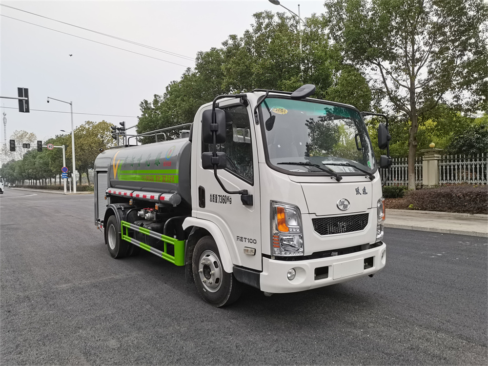 5方消防灑水車-湖北旺龍5方小型消防灑水車廠家價(jià)格