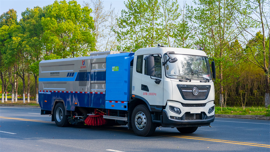 16方18噸東風(fēng)天錦新能源純電動洗掃車 凱力