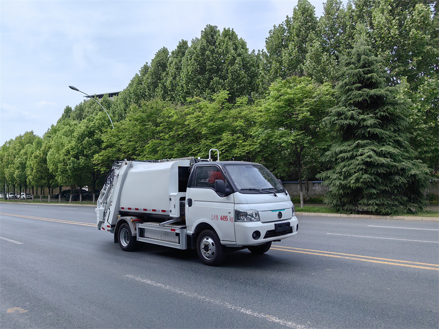 4方4.5噸 新能源純電動藍牌壓縮車  壹為